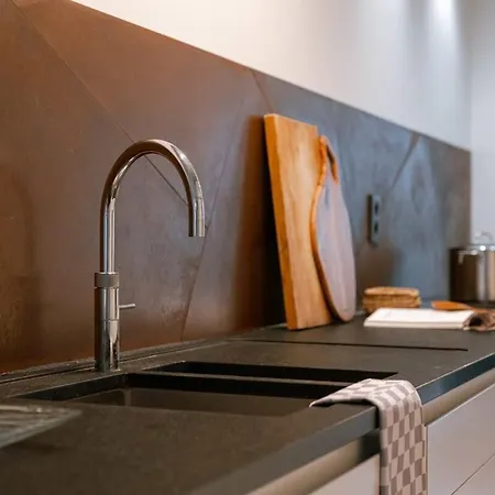 Huswell - Charming Urban Retreat, 15 Minutes From Station Antwerp